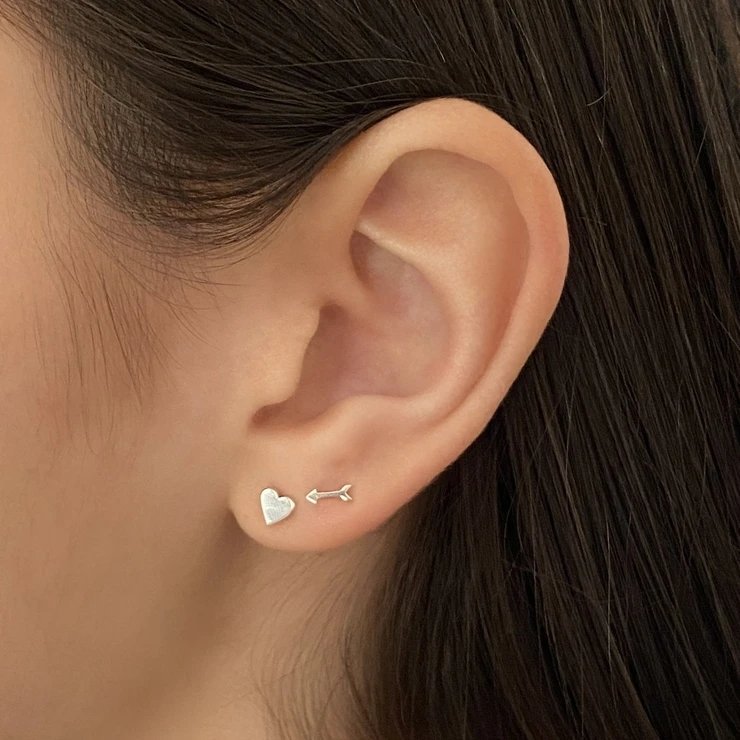Arrow Earrings in Sterling Silver - Mazi New York-jewelry