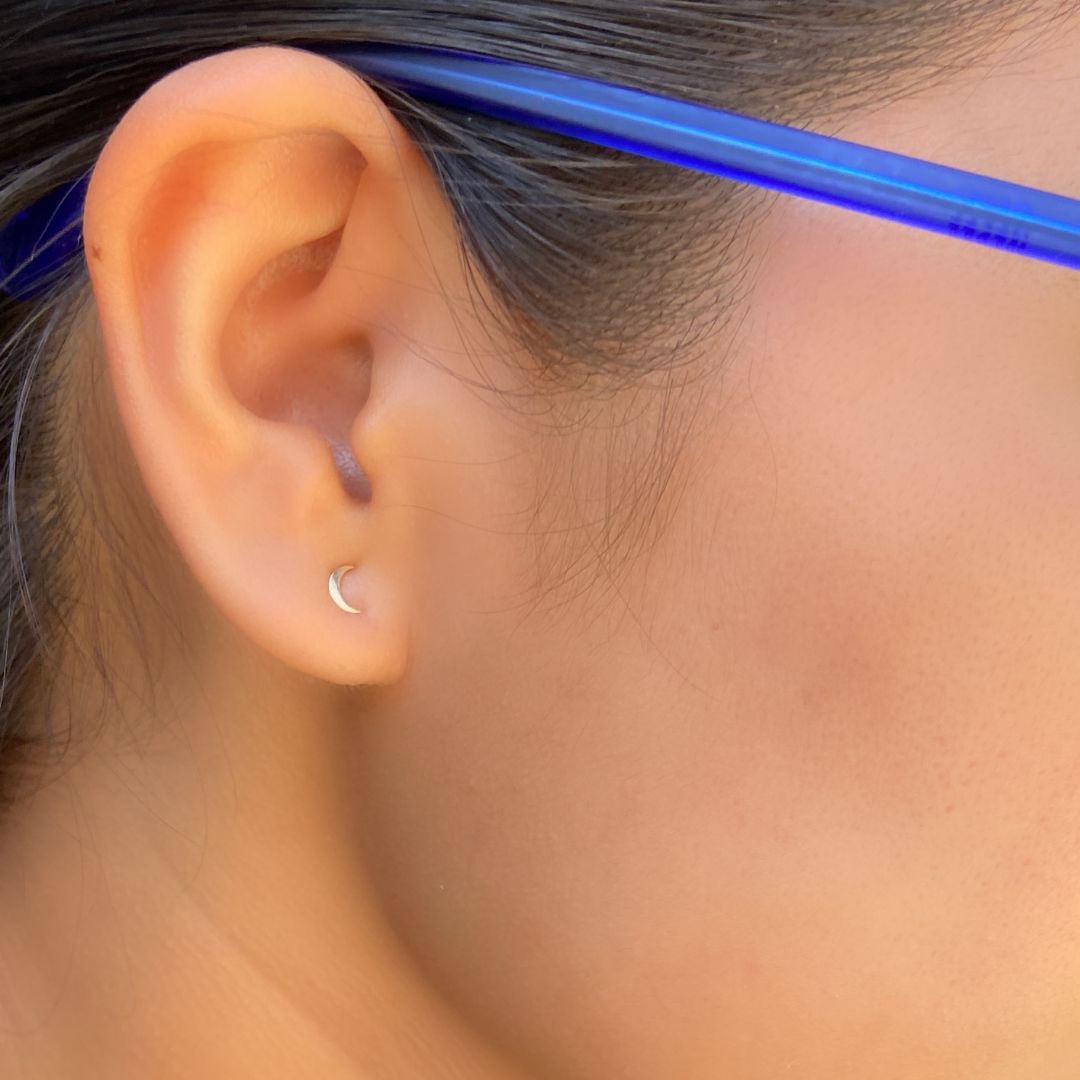 Crescent Moon Earring in 14k Gold (single earring) - Mazi New York-jewelry