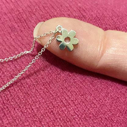 Flower Necklace in Sterling Silver - Mazi New York-jewelry